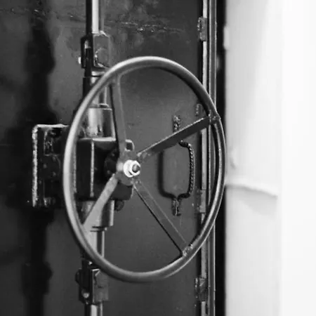 Апартаменты Bomb Shelter Вильнюс